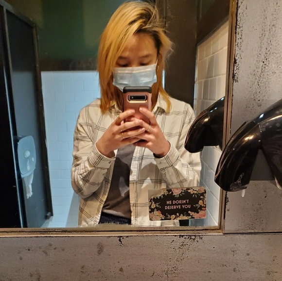 Meet your Posher, Vanessa - Picture 1 of 1